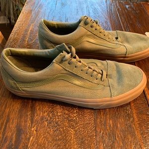 Vans Old School shoes. Olive Drab Green over gum.